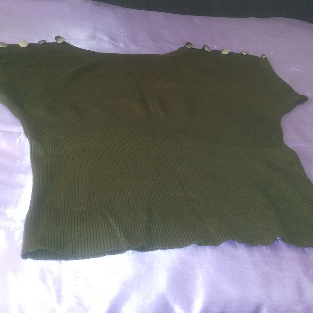 Top - Picture 2 of 2